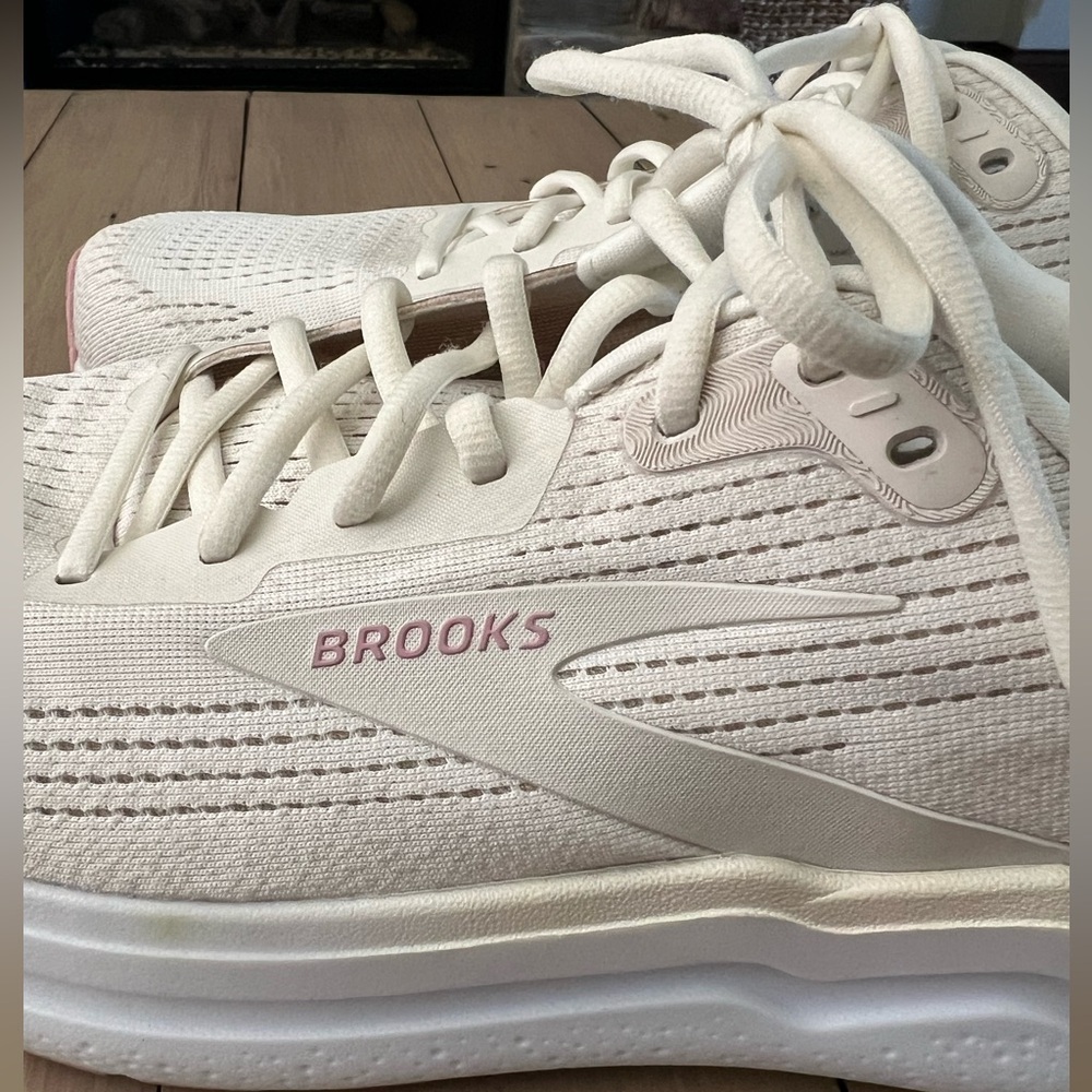 Brooks Ghost Max 2 Size 12 - Picture 8 of 11